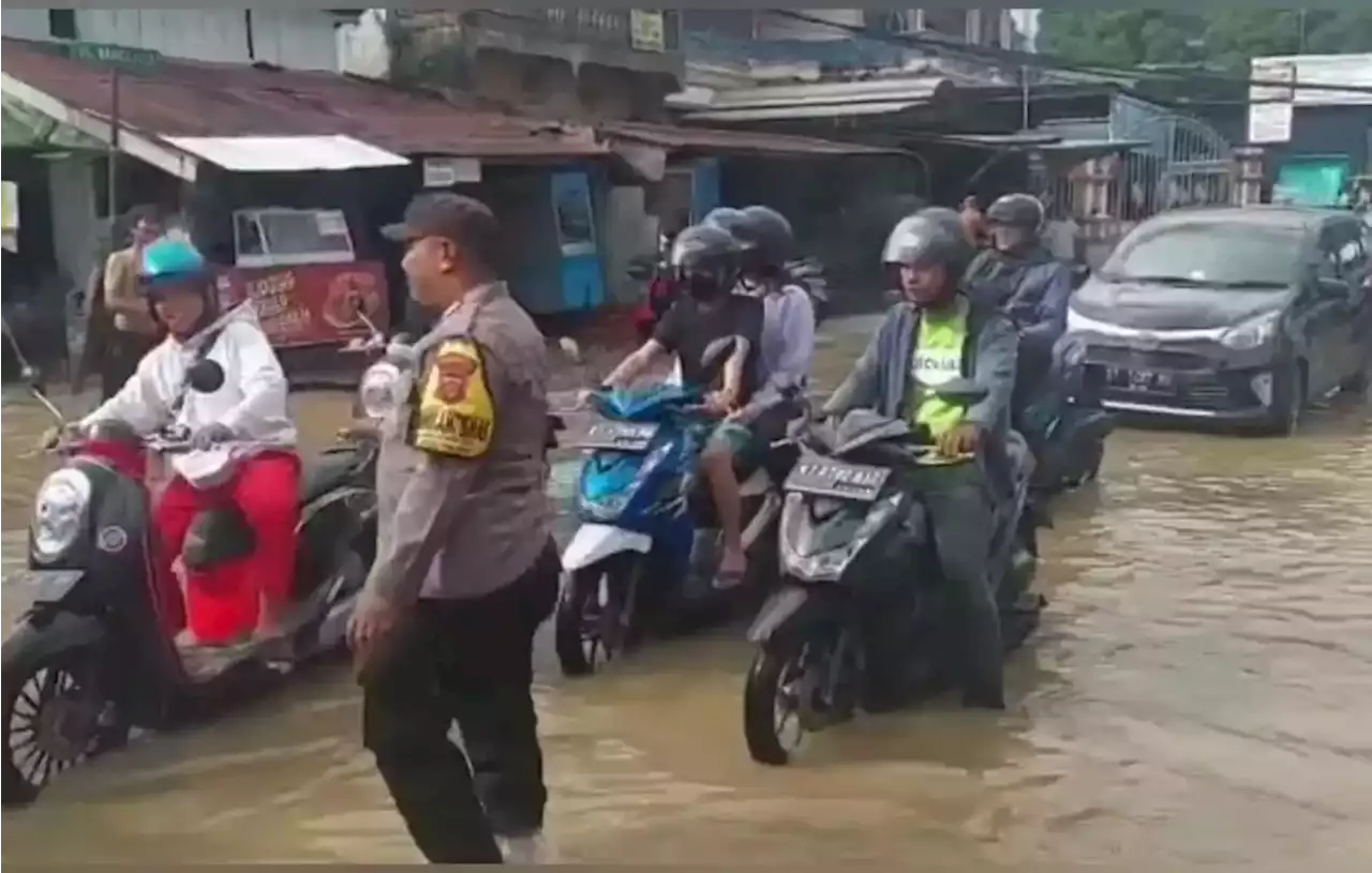 Banjir Satu Meter Rendam Sejumlah Wilayah di Samarinda