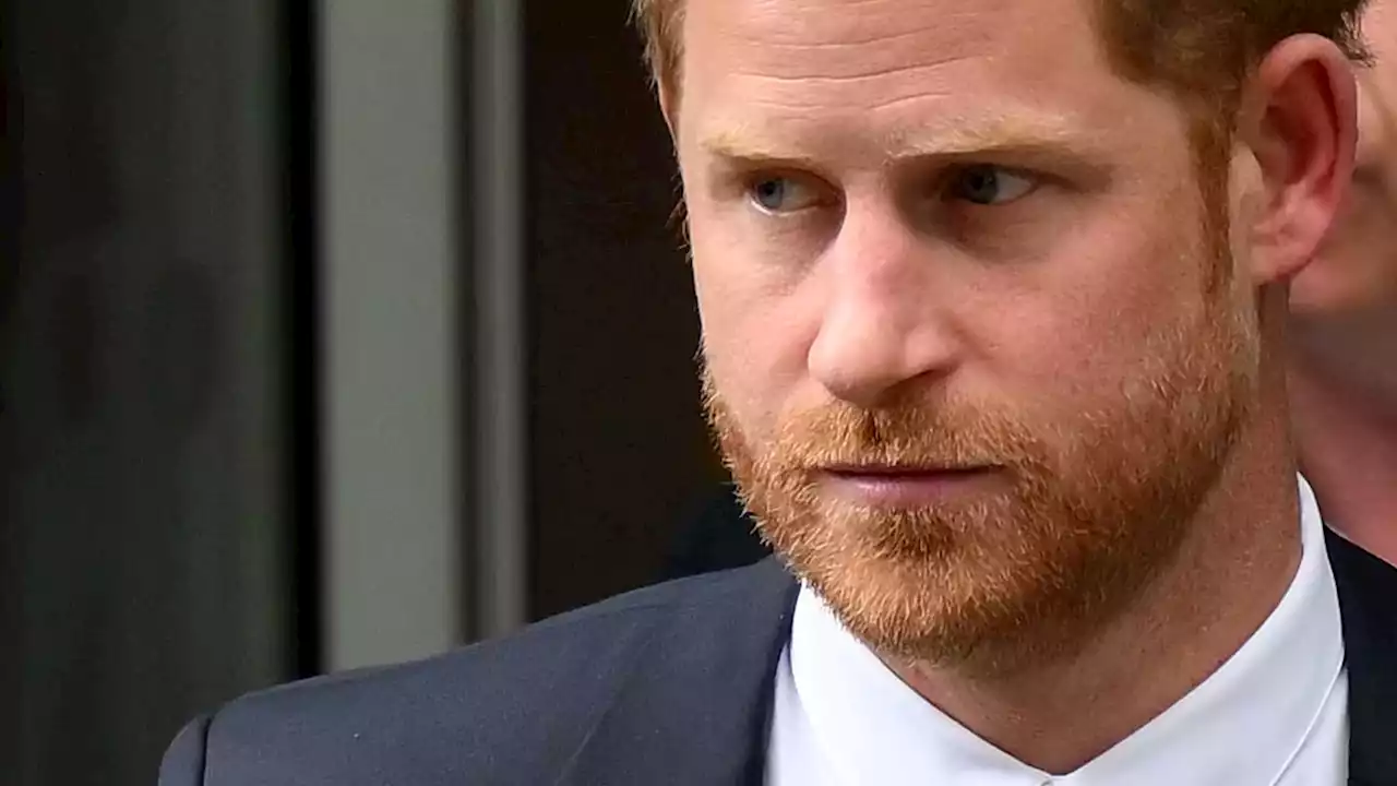 Procès intenté au 'Daily Mirror': le frère de Diana vole à la défense du prince Harry