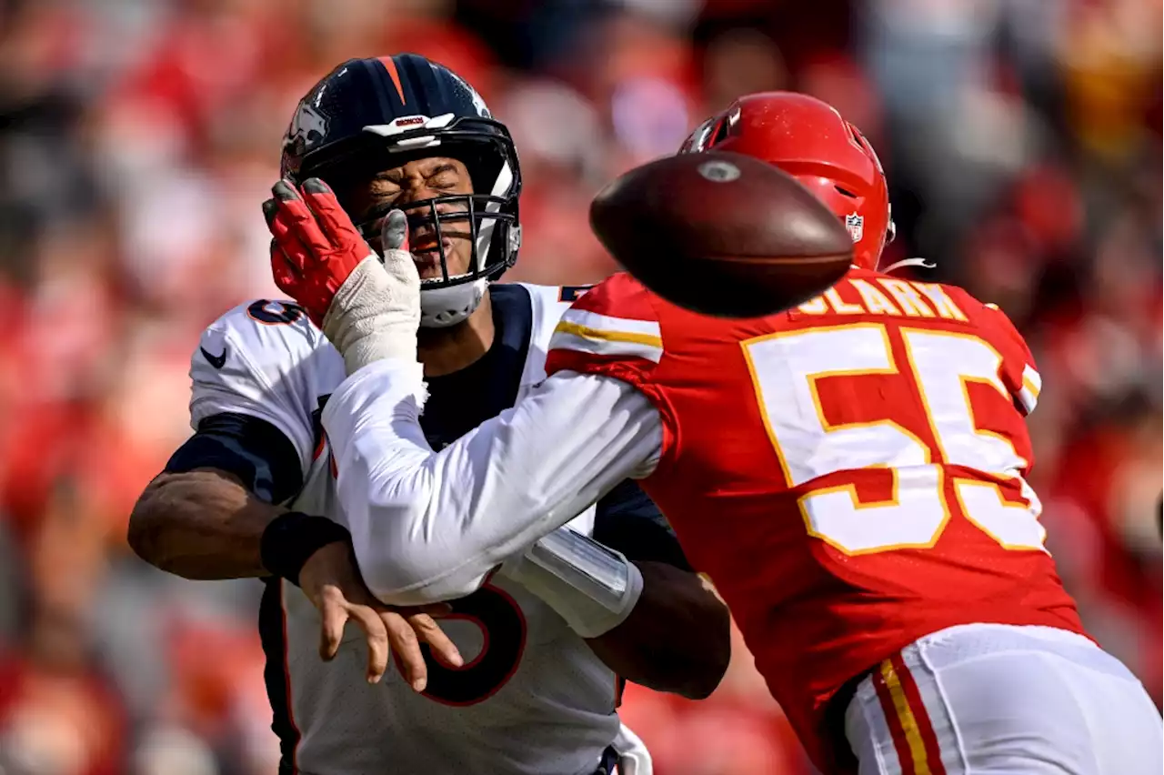 Broncos signing veteran defensive lineman Frank Clark to one-year deal, sources say