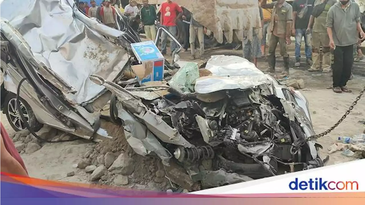 Identitas 2 Korban Tewas Akibat Agya Tertimpa Truk di Semarang