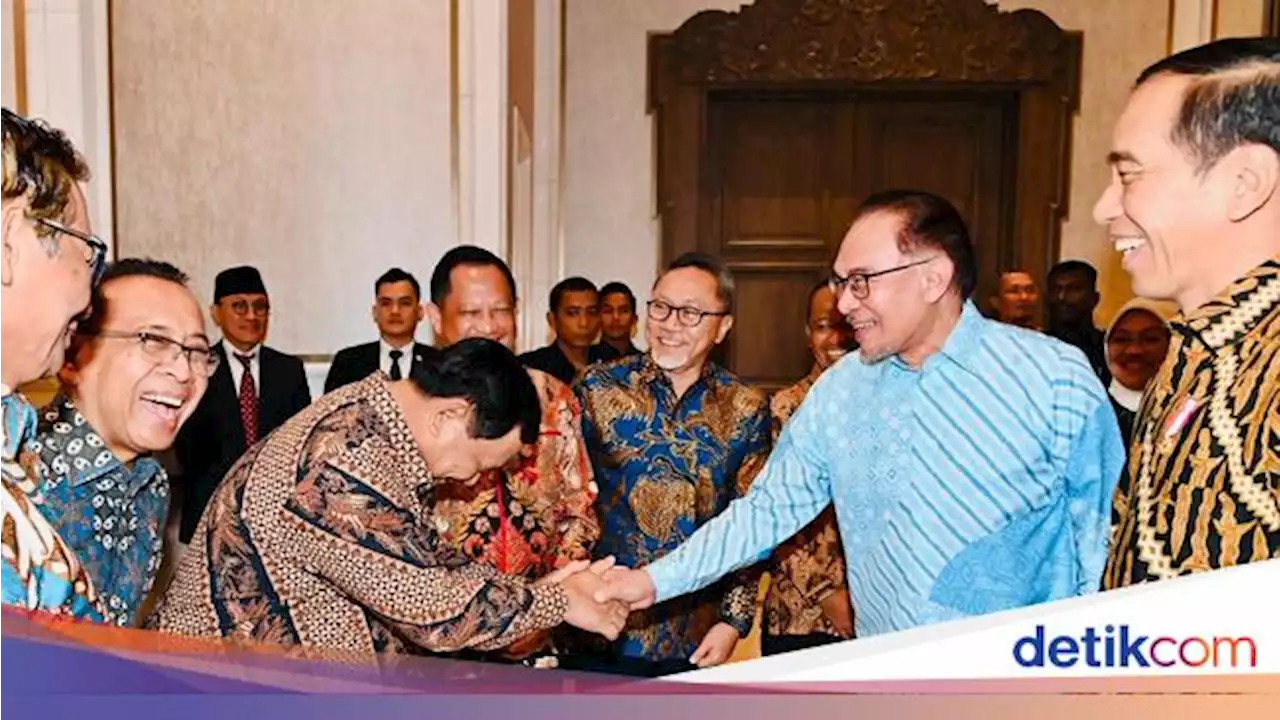 Saat Jokowi Kenalkan Prabowo 'Teman Baik Bapak' ke Anwar Ibrahim