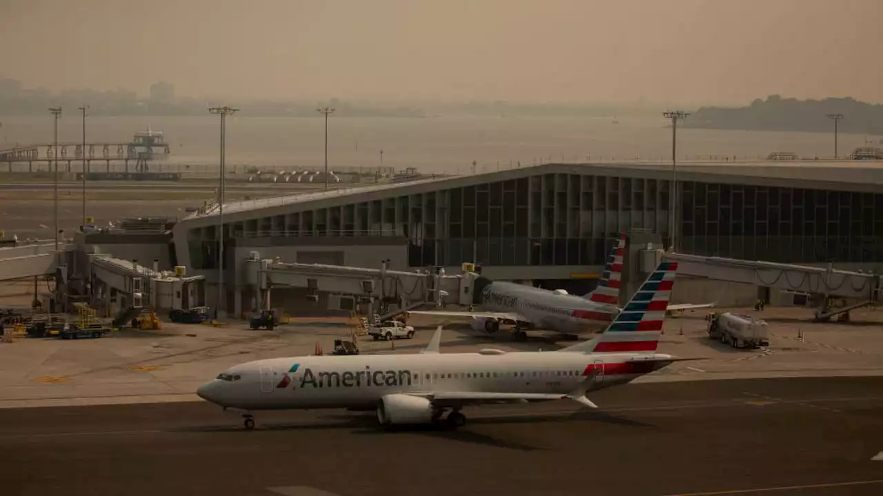 American Airlines offers free flight changes at 25 airports impacted by wildfire smoke