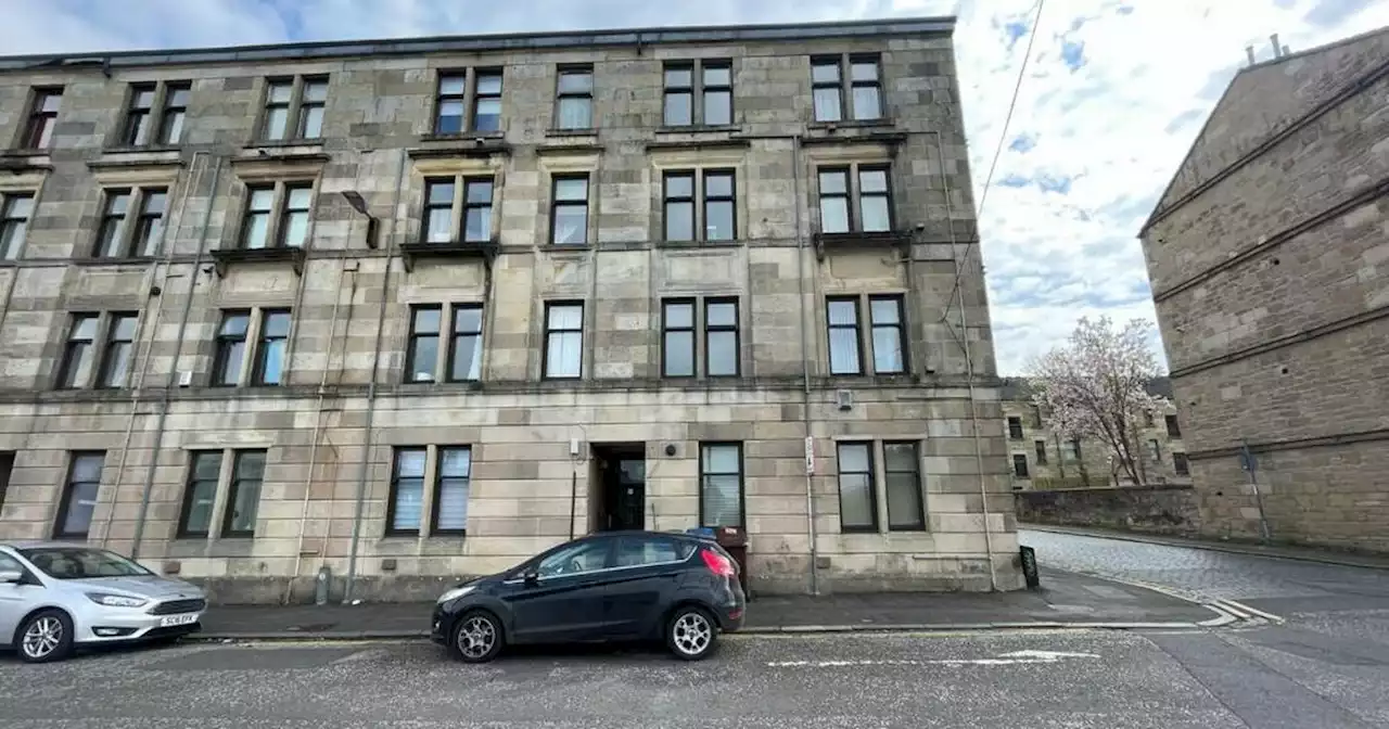 Inside Paisley flat with view of historic abbey on the market for just £40,000