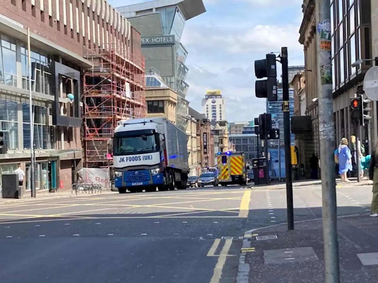 Ambulance crews lockdown Glasgow city centre street