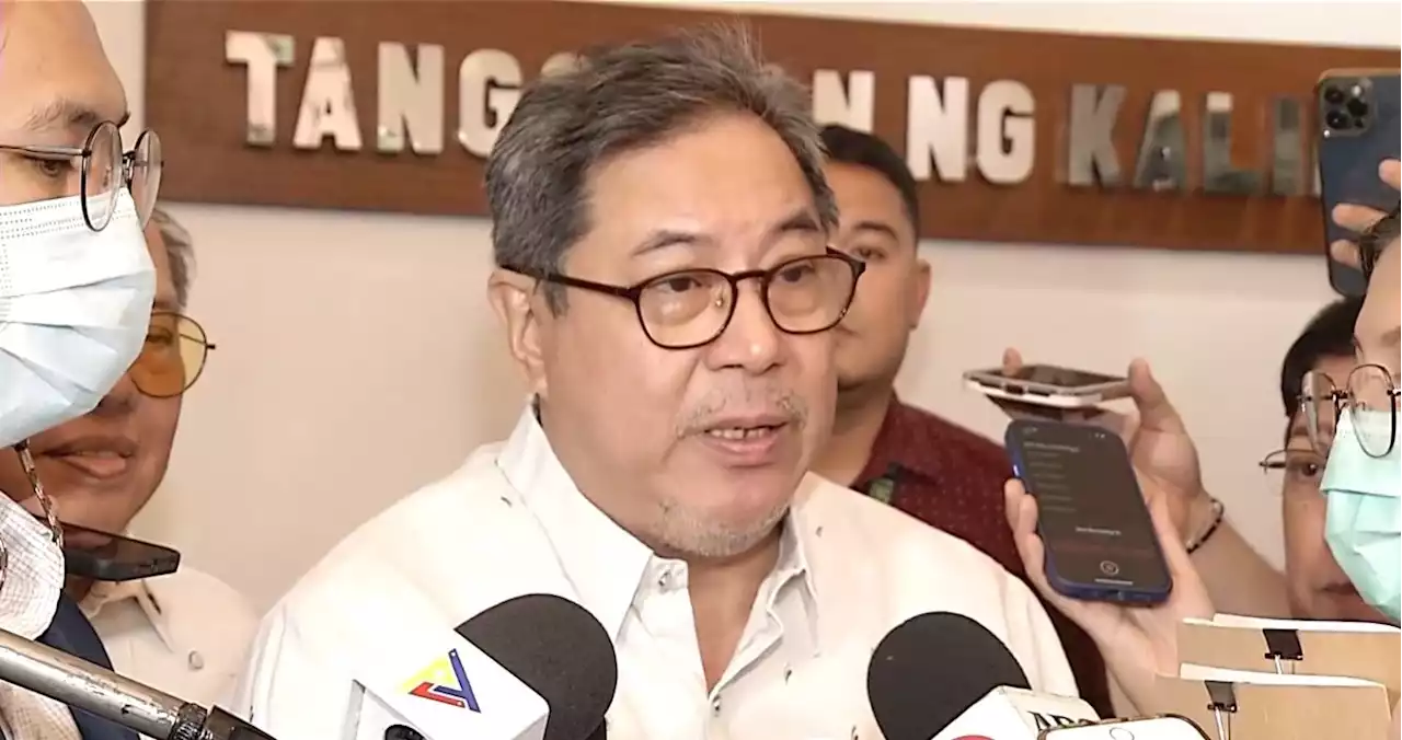 Herbosa mulls employing unlicensed nursing grads to address exodus