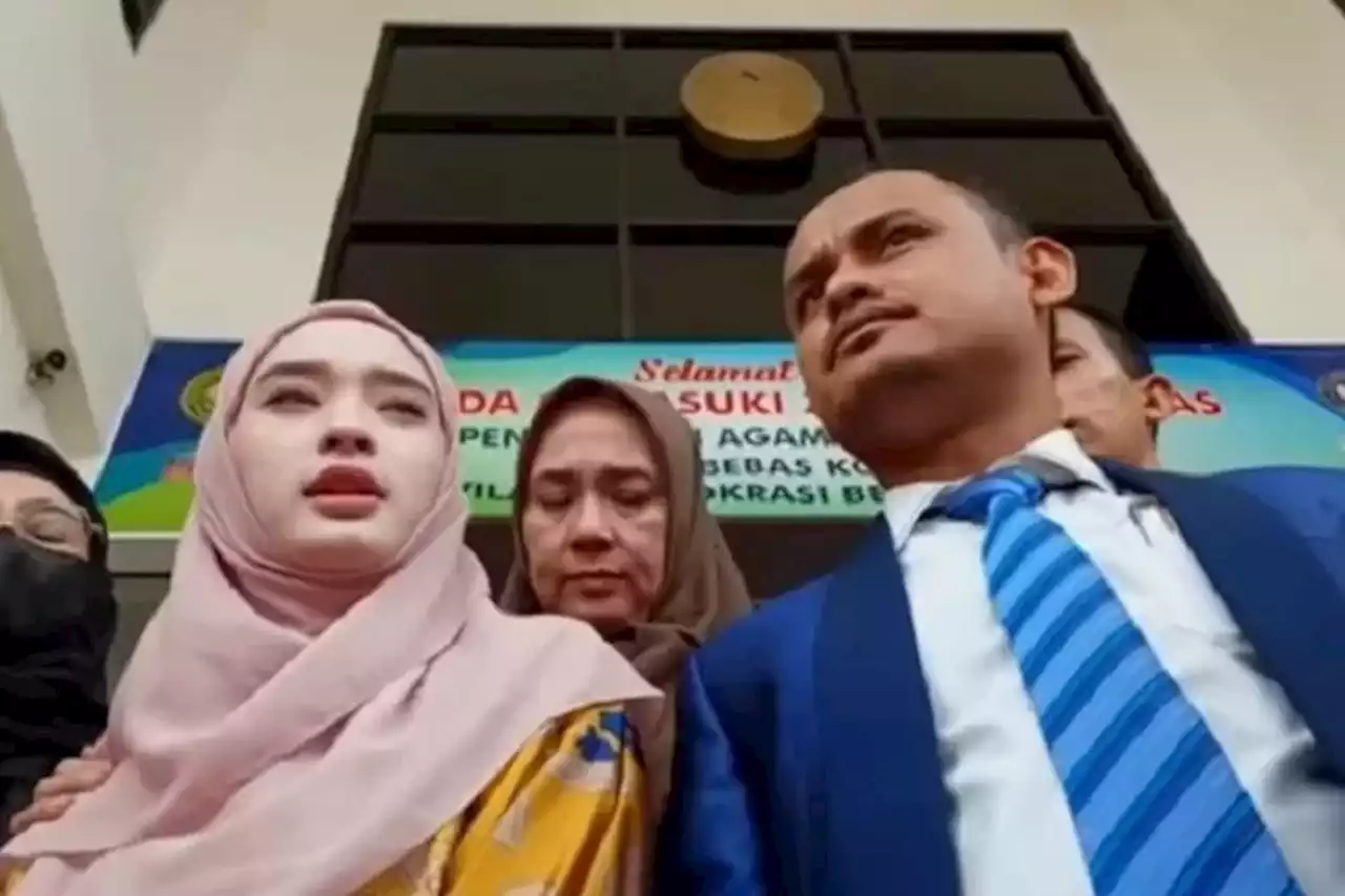 Terkait Sindiran Sok Suci oleh Kakaknya Virgoun, Begini Respons Inara Rusli - Jawa Pos