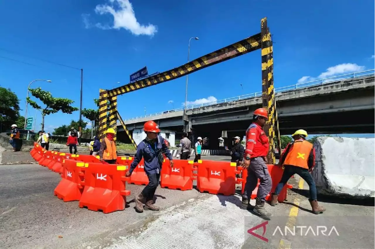 Polisi Lakukan Uji Coba Rekayasa Lalu Lintas di Jalan Kaligawe Semarang