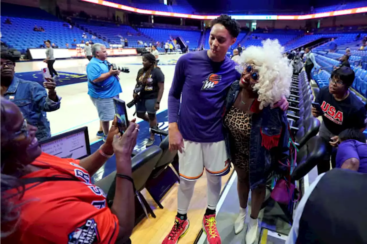 Texas homecoming for Griner in WNBA star’s 1st game there since Russian release