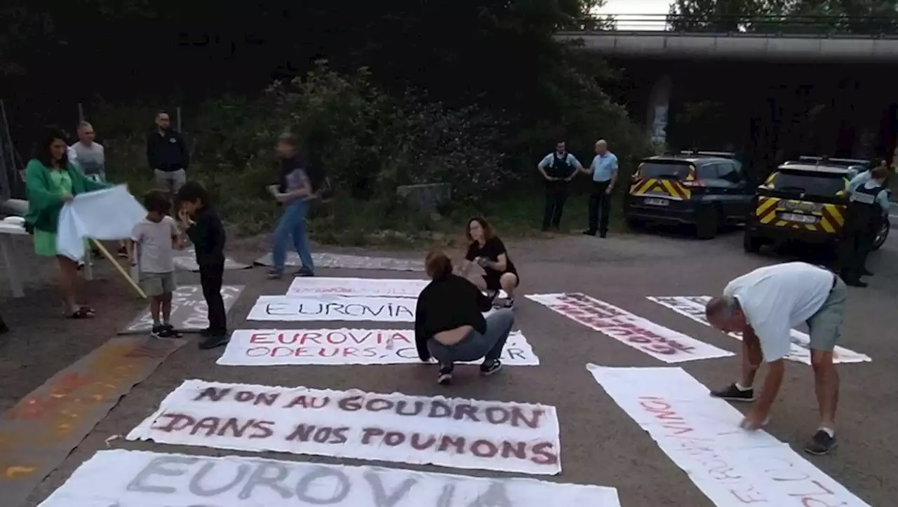 Usine à goudron: à Gragnague, des manifestants gênent la circulation des camions