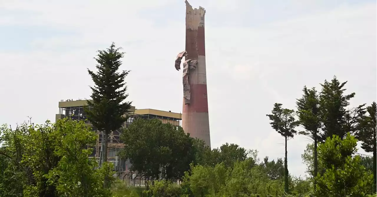 Gard : pourquoi la gigantesque cheminée d'Aramon n'est pas tombée ?