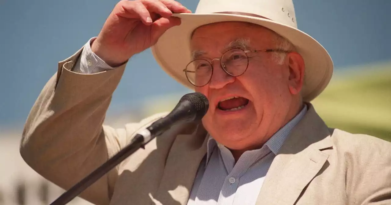 How Ed Asner predicted Hollywood's summer of labor unrest — 40 years ago