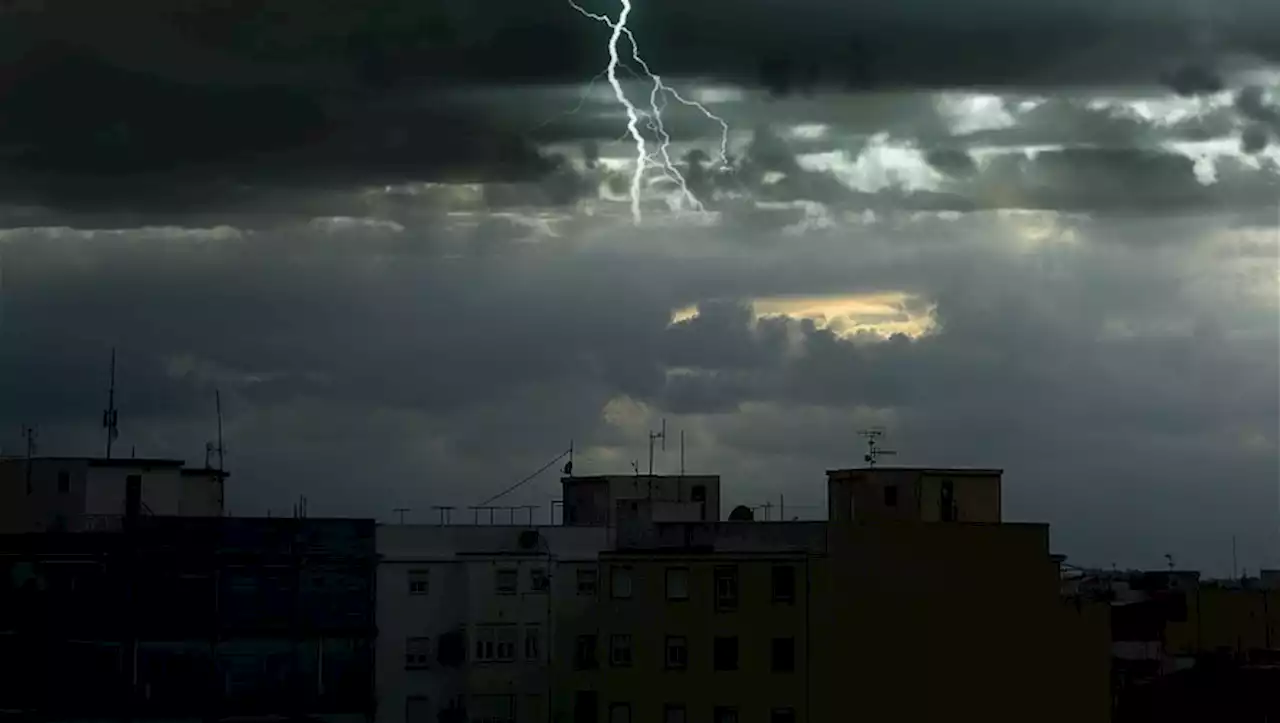 Tempête Oscar : vigilances orages, pluies, inondations... à quoi faut-il s'attendre en France dans les prochains jours ?