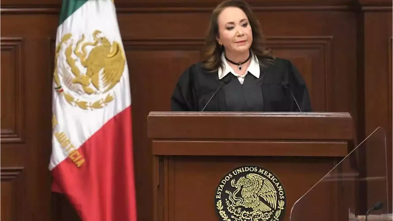 Ministra Yasmín Esquivel es autora de tesis de licenciatura: jueza