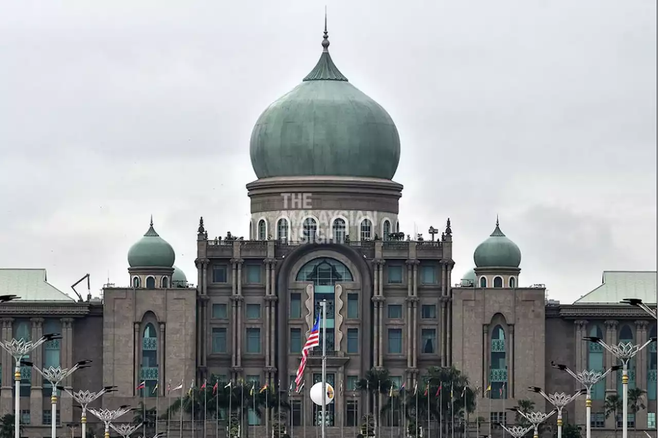 Tiada penjawat awam diberhentikan selepas kerajaan bertukar, kata menteri | The Malaysian Insight