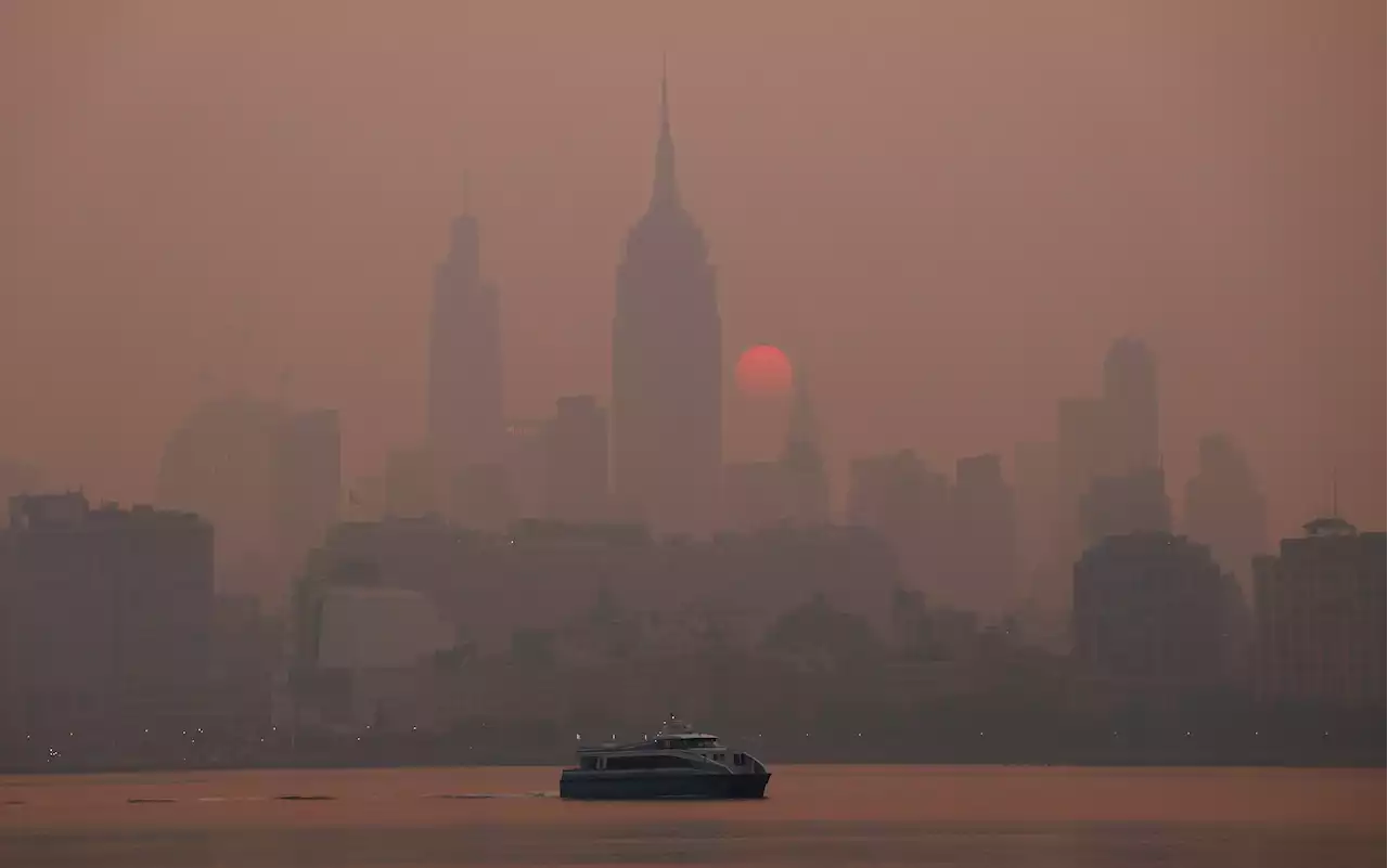 How to check Chicago's air quality as smoky skies from Canadian wildfires blanket US