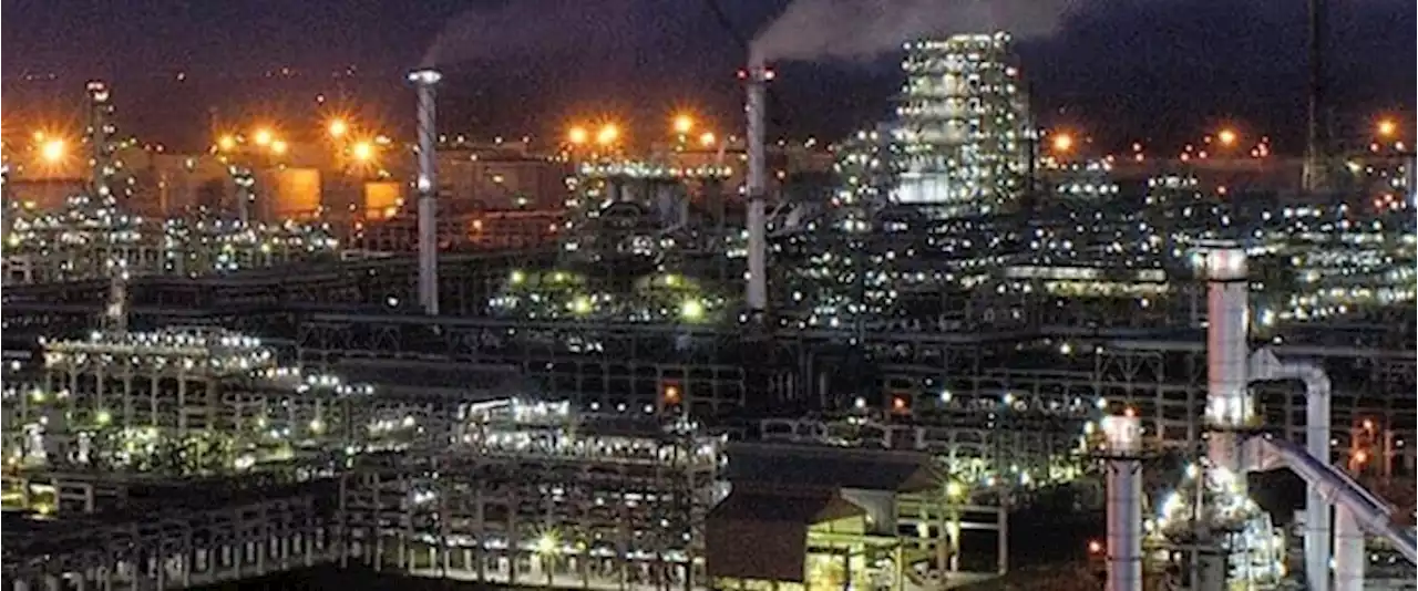 Whitewashed Urals Crude To Soften Russian Economy Contraction | OilPrice.com