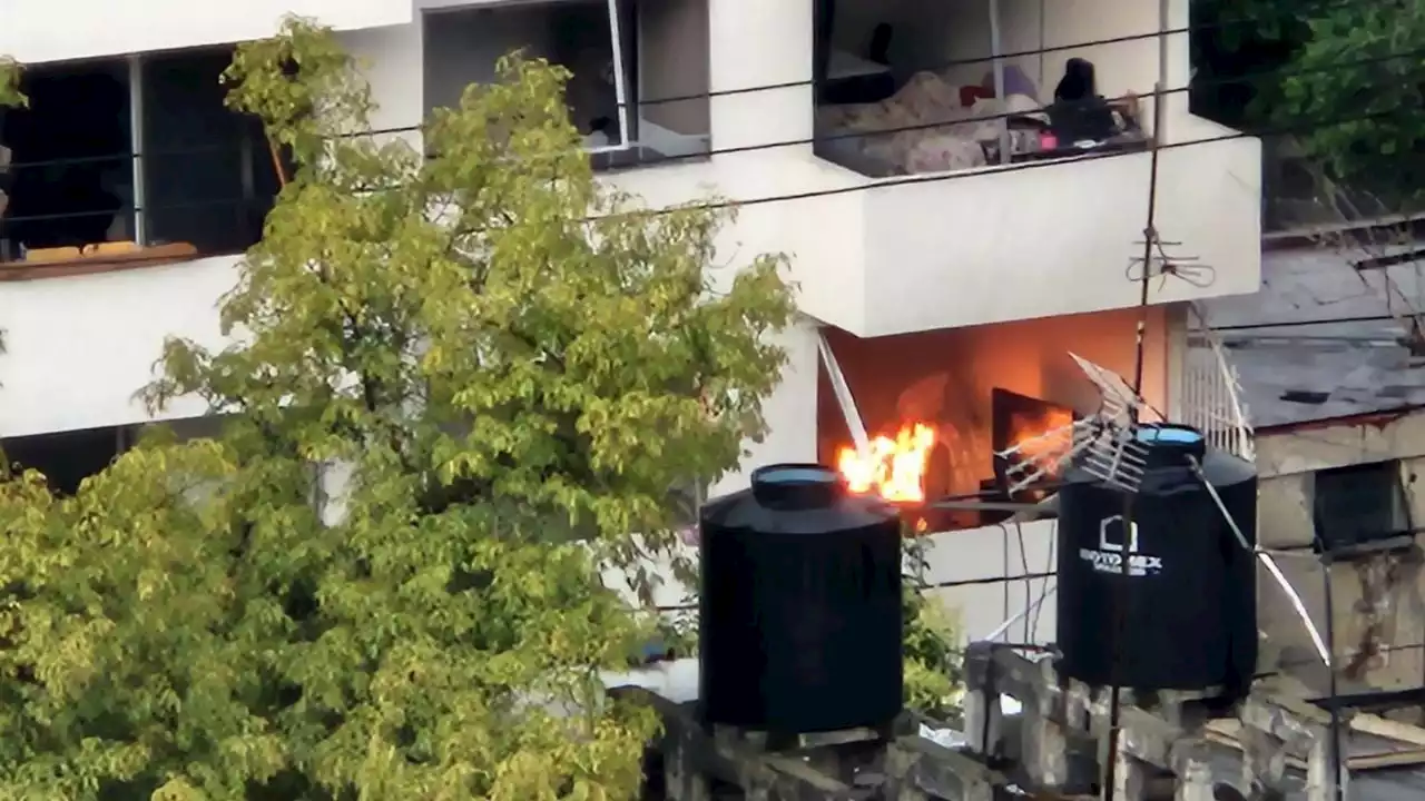 Explosión por fuga de gas en departamento de la colonia Letrán Valle; una mujer herida (Videos)