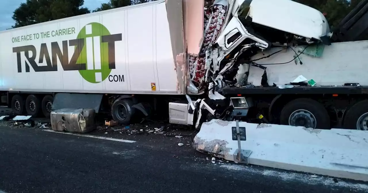 Tir invade cantiere sulla A14: muore il conducente del camion. Otto i feriti