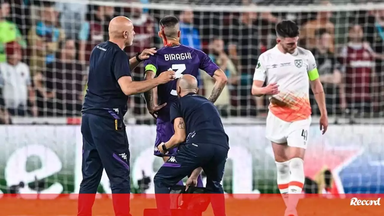 Fiorentina pede sanção 'exemplar' após Biraghi ter sido atingido por copo de cerveja