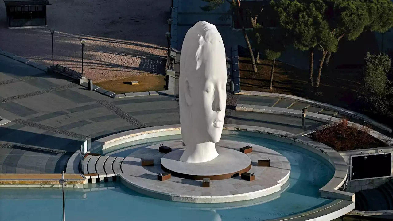 ¿Qué va a pasar con Julia, la cabeza gigante de la plaza Colón?