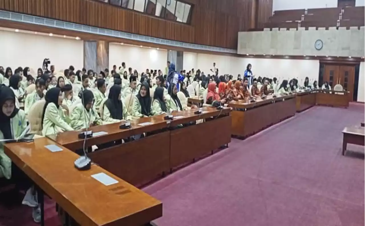 Kunjungi DPR RI, Mahasiswa UIN Salatiga Belajar Langsung soal Kerja Legislatif