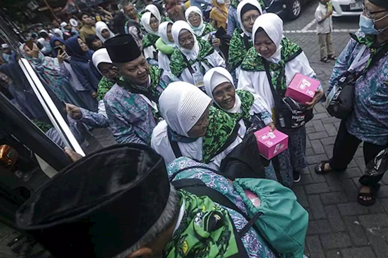 Terbagi 2 Kloter, 451 Jemaah Calon Haji Asal Solo Dilepas Menuju Tanah Suci