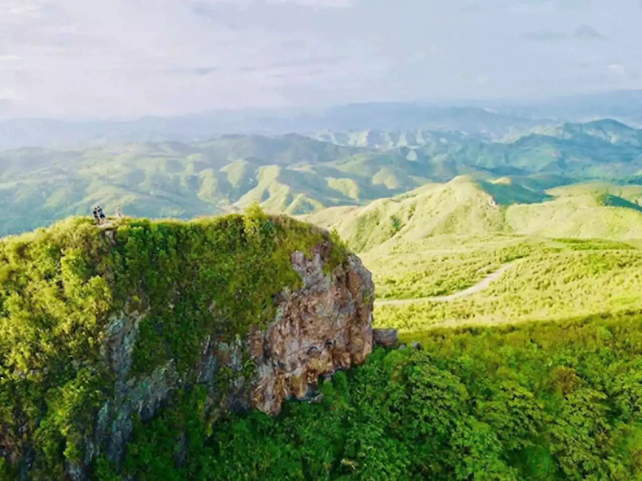 Visitors​ flock to Huaphan after new airport opens