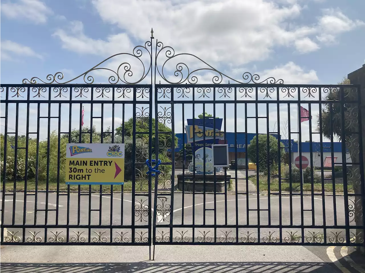 Inside seaside Pontins 'ghost town' that's now deserted - but there's a secret