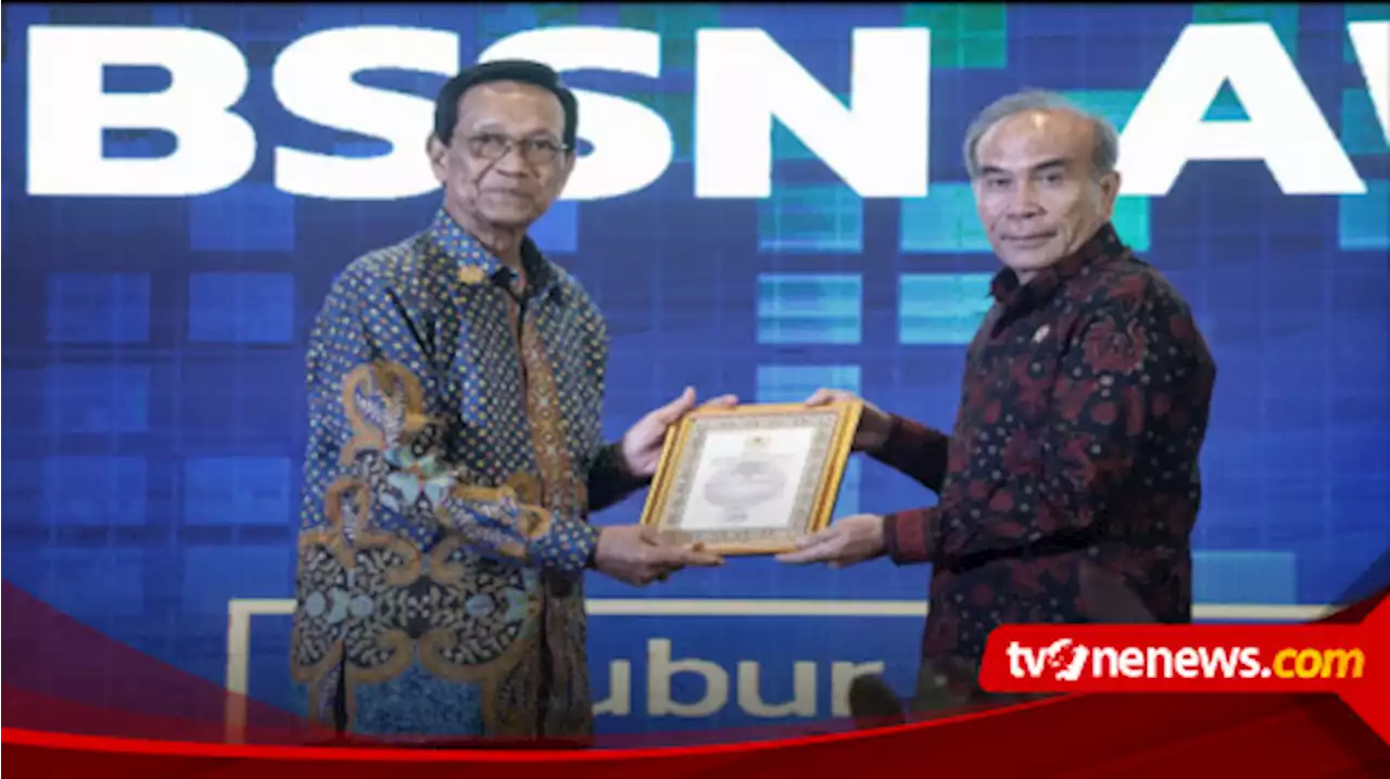 Sri Sultan Hamengkubuwono X Terima Anugerah Adhipati Sanapati Atas Kontribusi Besar Pada Persandian