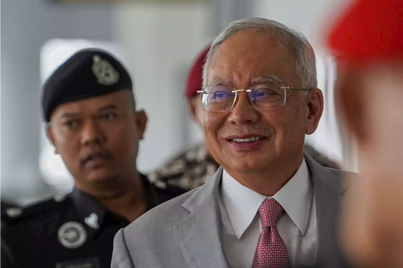 Najib terima Anugerah Tokoh Pemuda UMNO 2023