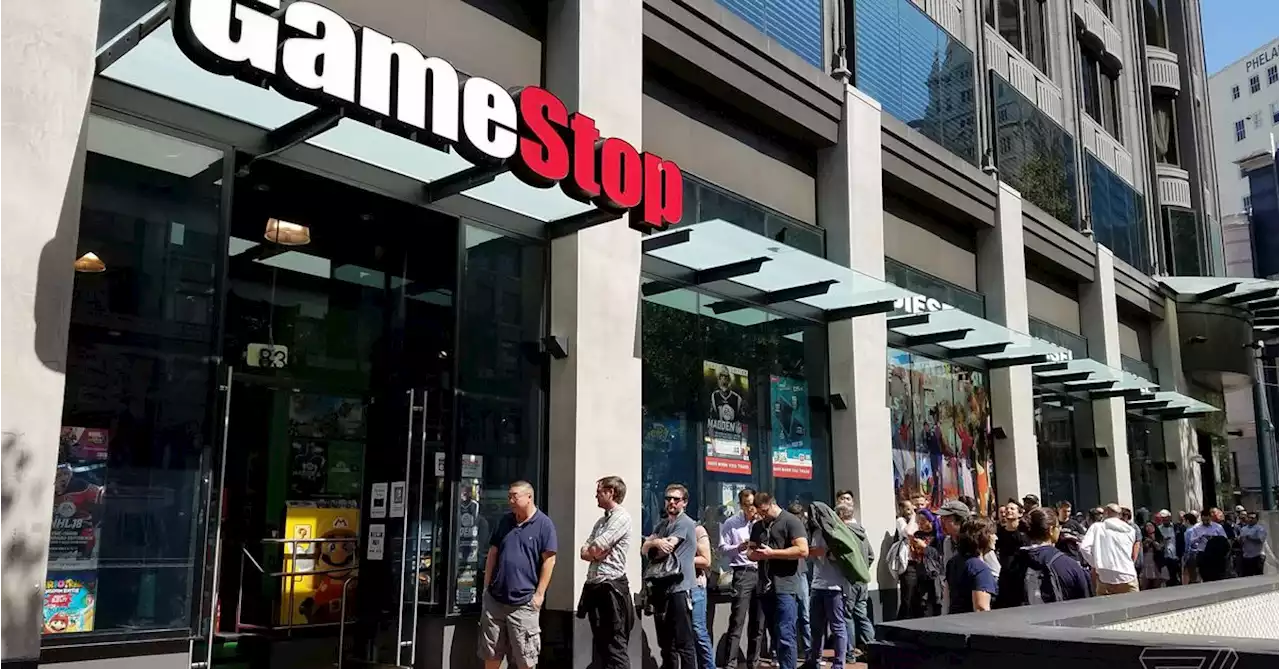 GameStop fires its CEO