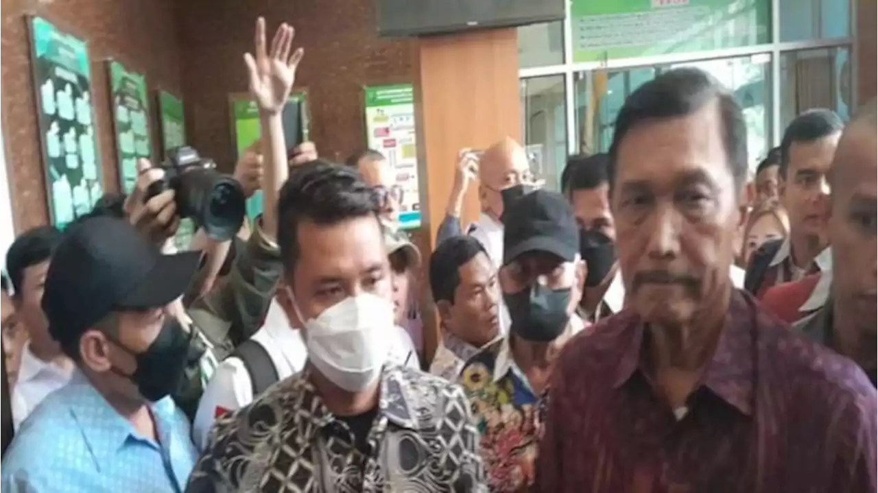 Luhut Bersaksi di Sidang Haris Azhar-Fatia, Ruang Sidang Utama PN Jaktim Ricuh