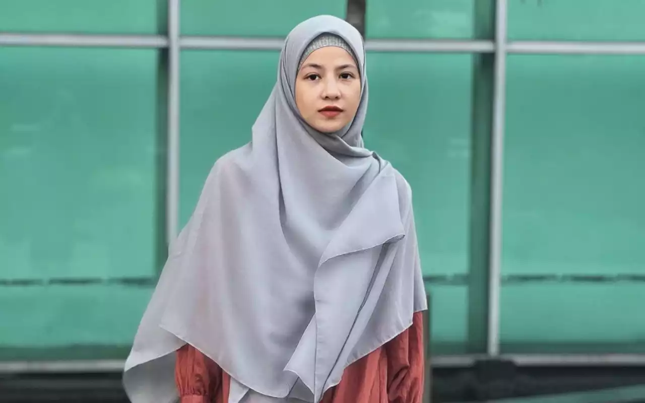 Outfit Tak Pernah Gagal, Natasha Rizky Pamer Transformasi Fashion Syar'i Bikin Terpukau