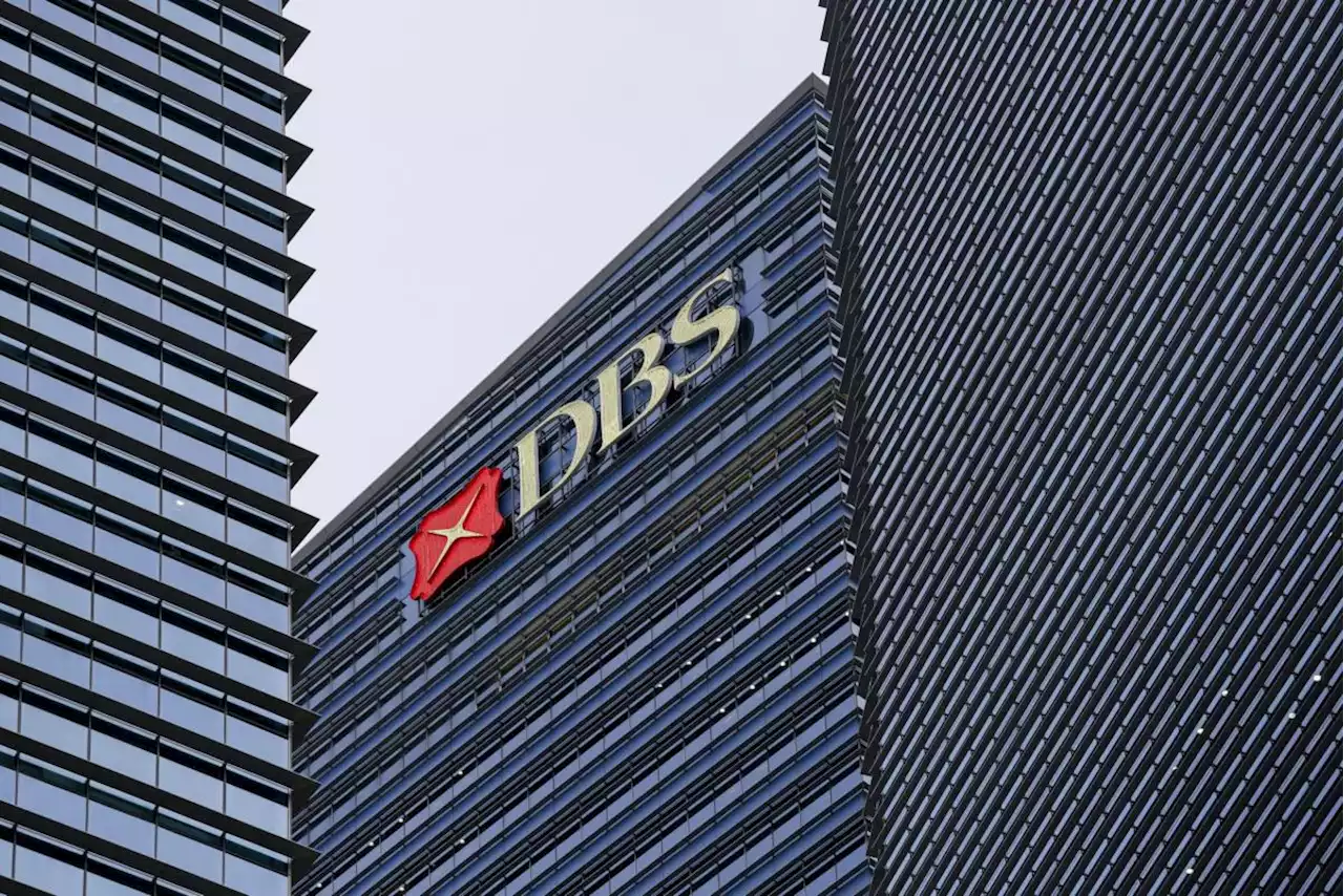 Singapore banks so flush with deposits that DBS is loaning MAS S$30 billion