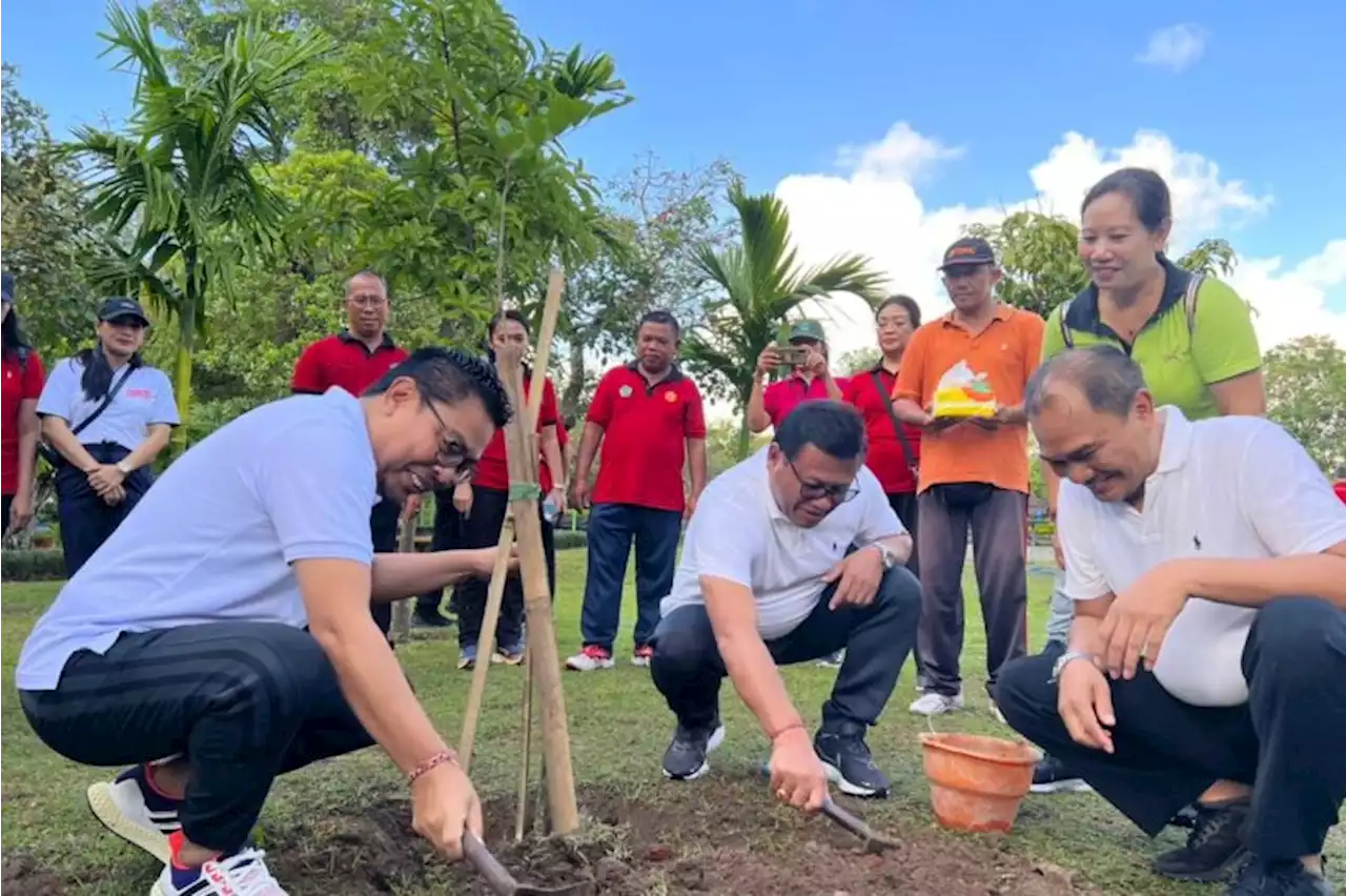 Pemkot Denpasar tanam pohon peringati Hari Lingkungan Hidup Sedunia