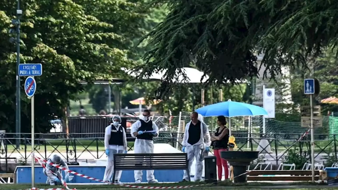 EN DIRECT - Annecy: Emmanuel Macron arrive à l'hôpital de Grenoble au chevet d'enfants blessés