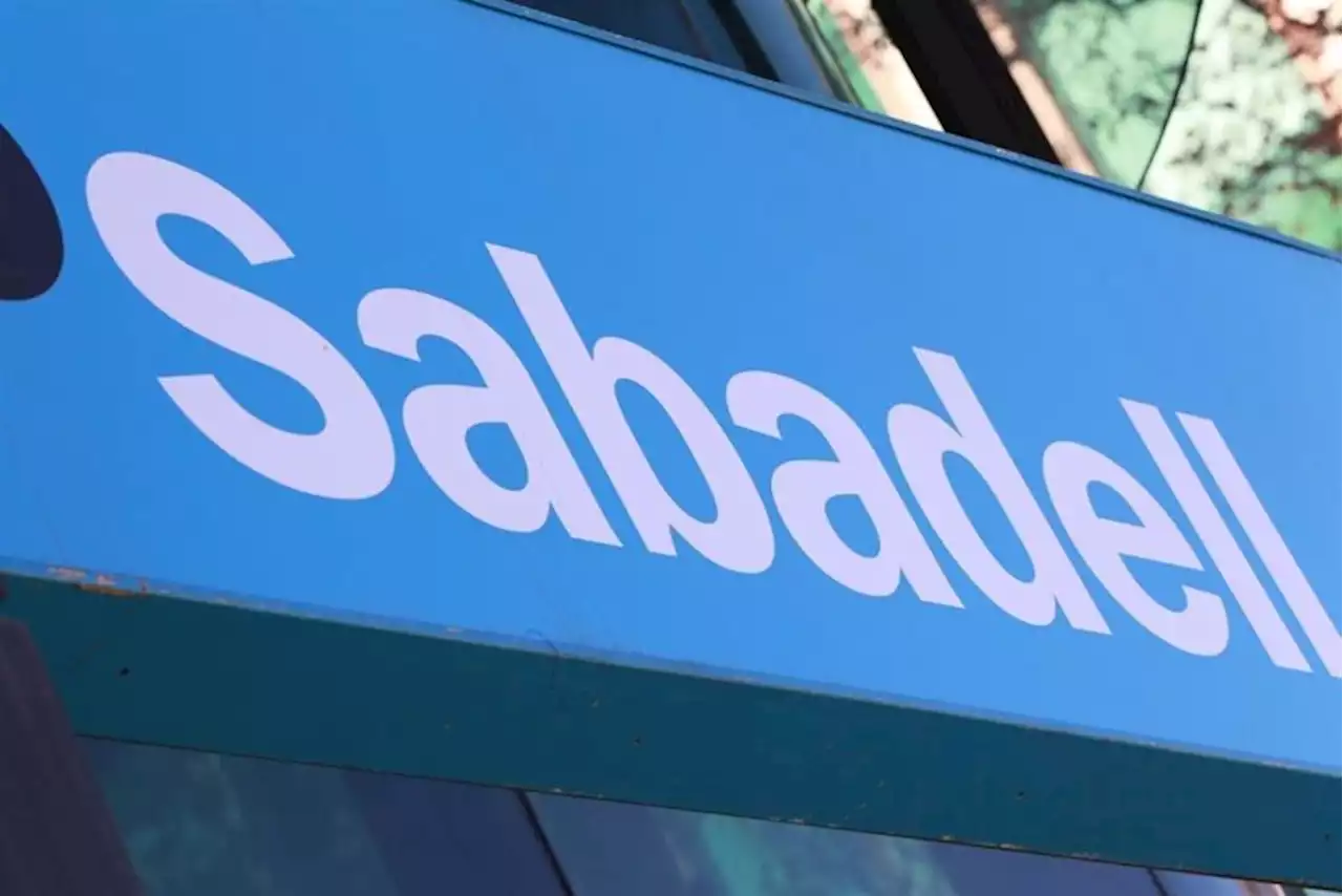 Sabadell mejora tímidamente tras subirse por encima de la unidad