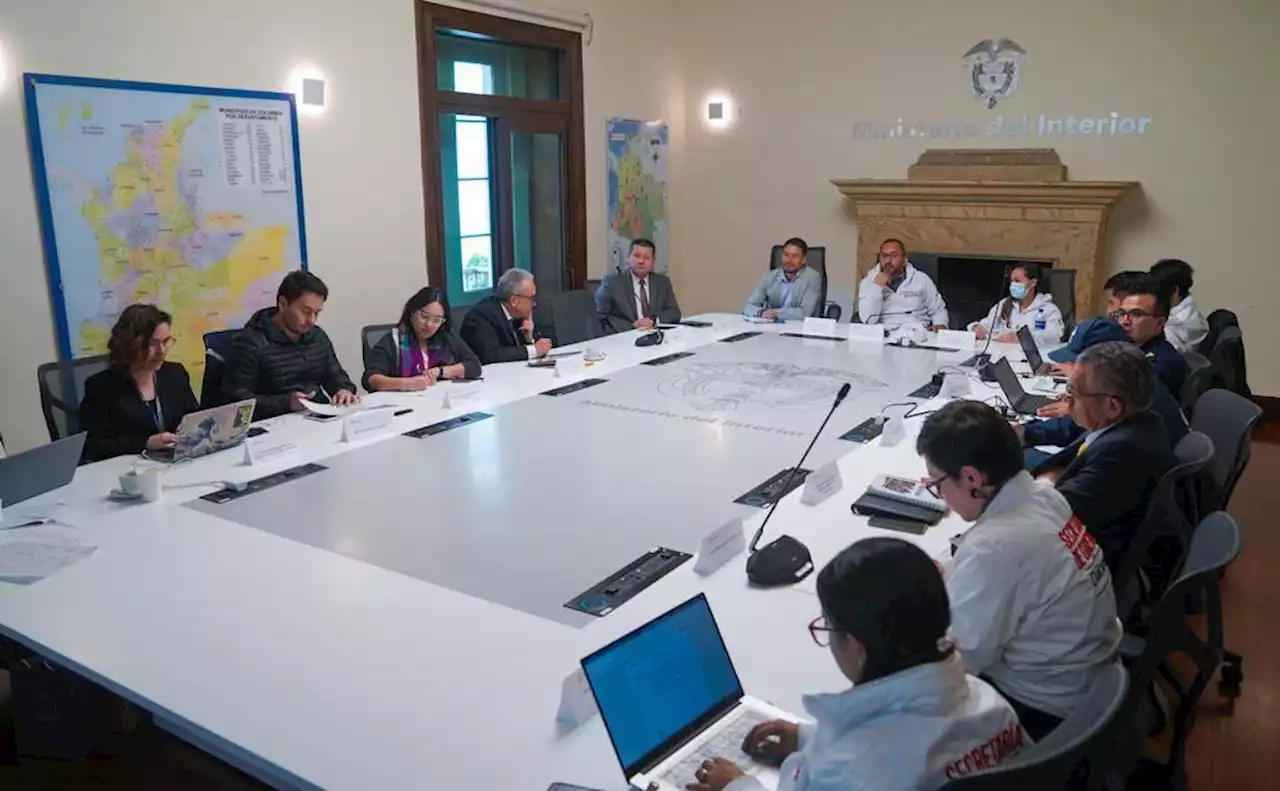 Gobierno se reunió con partidos y representantes de oposición por elecciones regionales