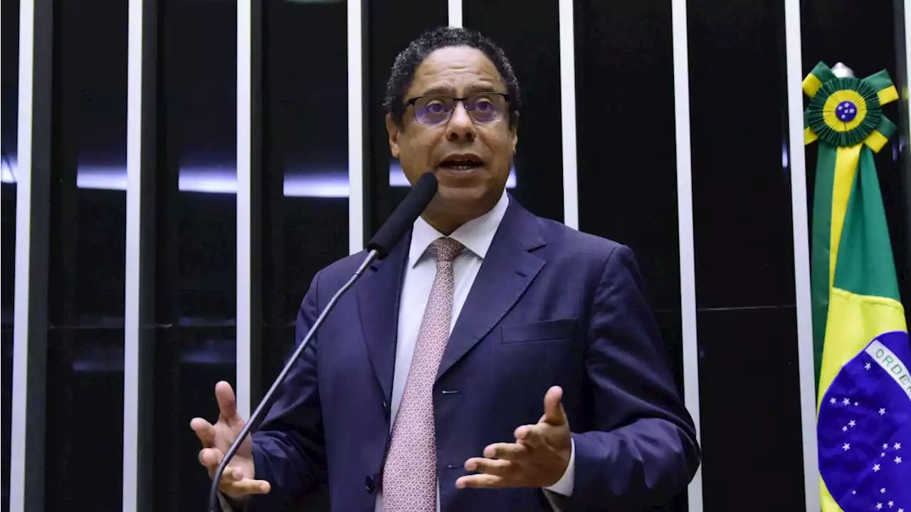 Orlando Silva será relator de projeto que prevê prisão para quem cometer racismo em estádios