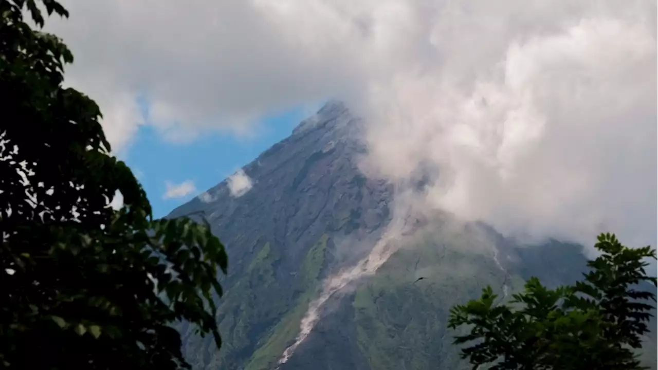 Philippines evacuates people near Mayon Volcano, where more unrest indicates eruption may be coming