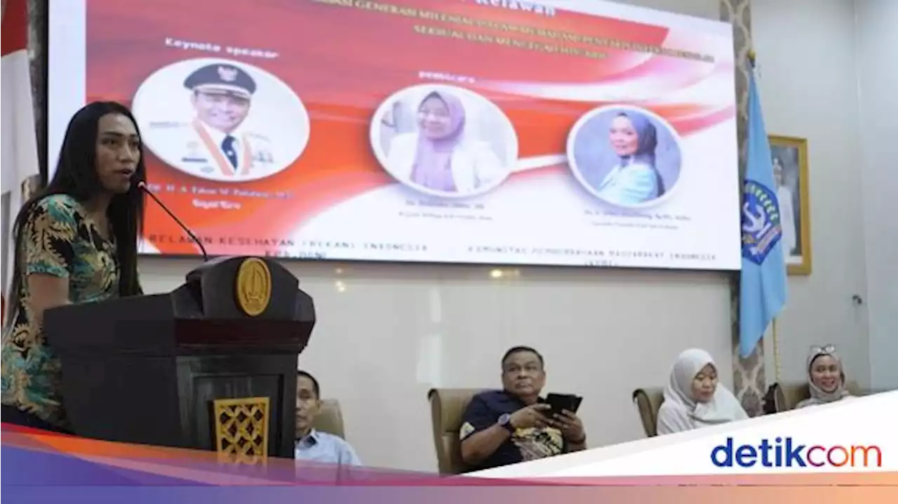 Ajakan Wakil Ketua Waria Bone Cegah HIV/AIDS Pakai 'Alat Pelampung'