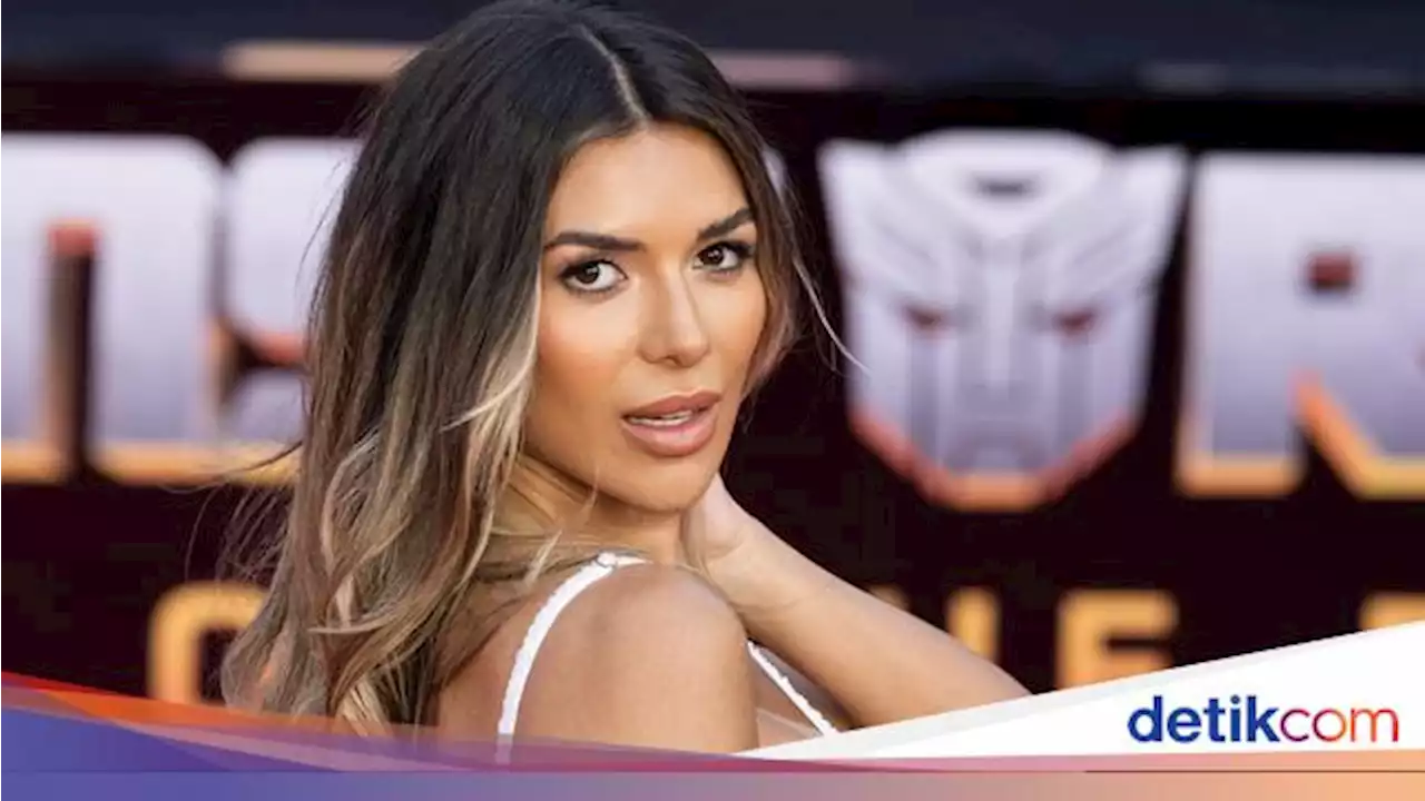 Penampilan Ekin-Su yang Bikin Salfok di Premiere Transformers: Rise of the Beasts