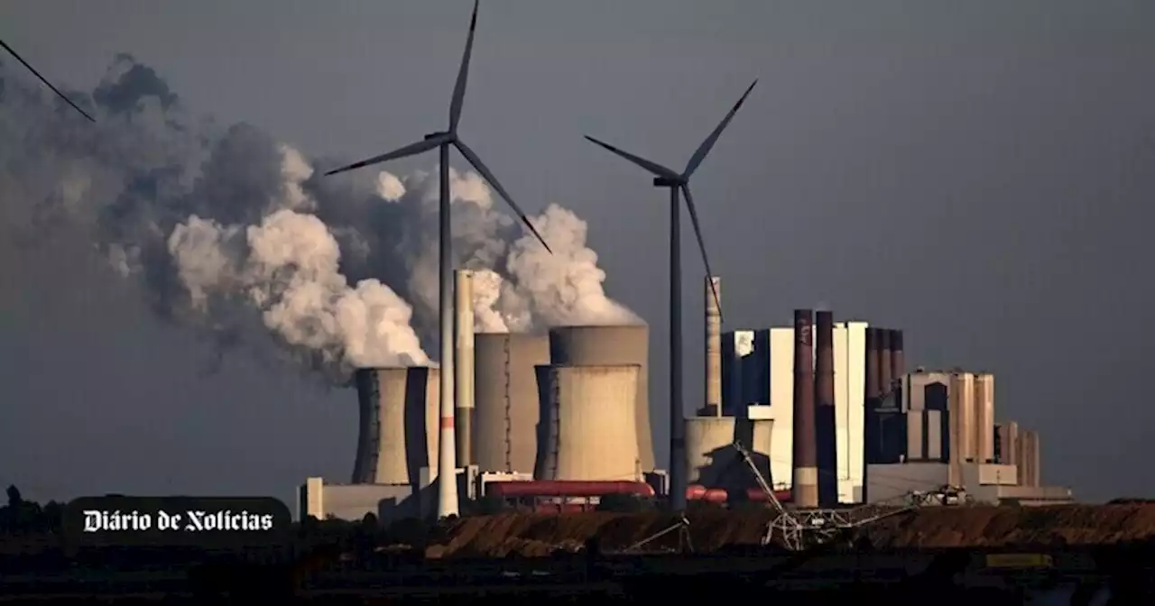 Emissões de CO2 recuam na UE e Portugal regista 2.ª maior subida em 2022