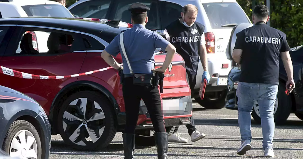 Bimba di 14 mesi trovata morta in auto, il padre indagato per omicidio colposo