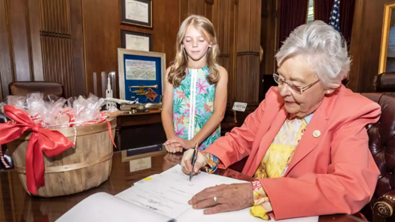 Alabama governor signs bill designating official state cookie, the creation of a talented 4th grader