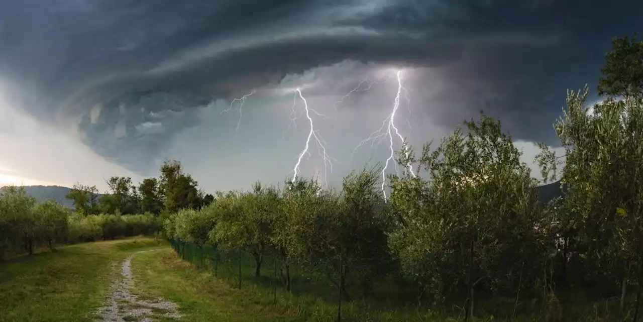 Warnung – 'kräftiges Gewitter mit Starkregen und Hagel'