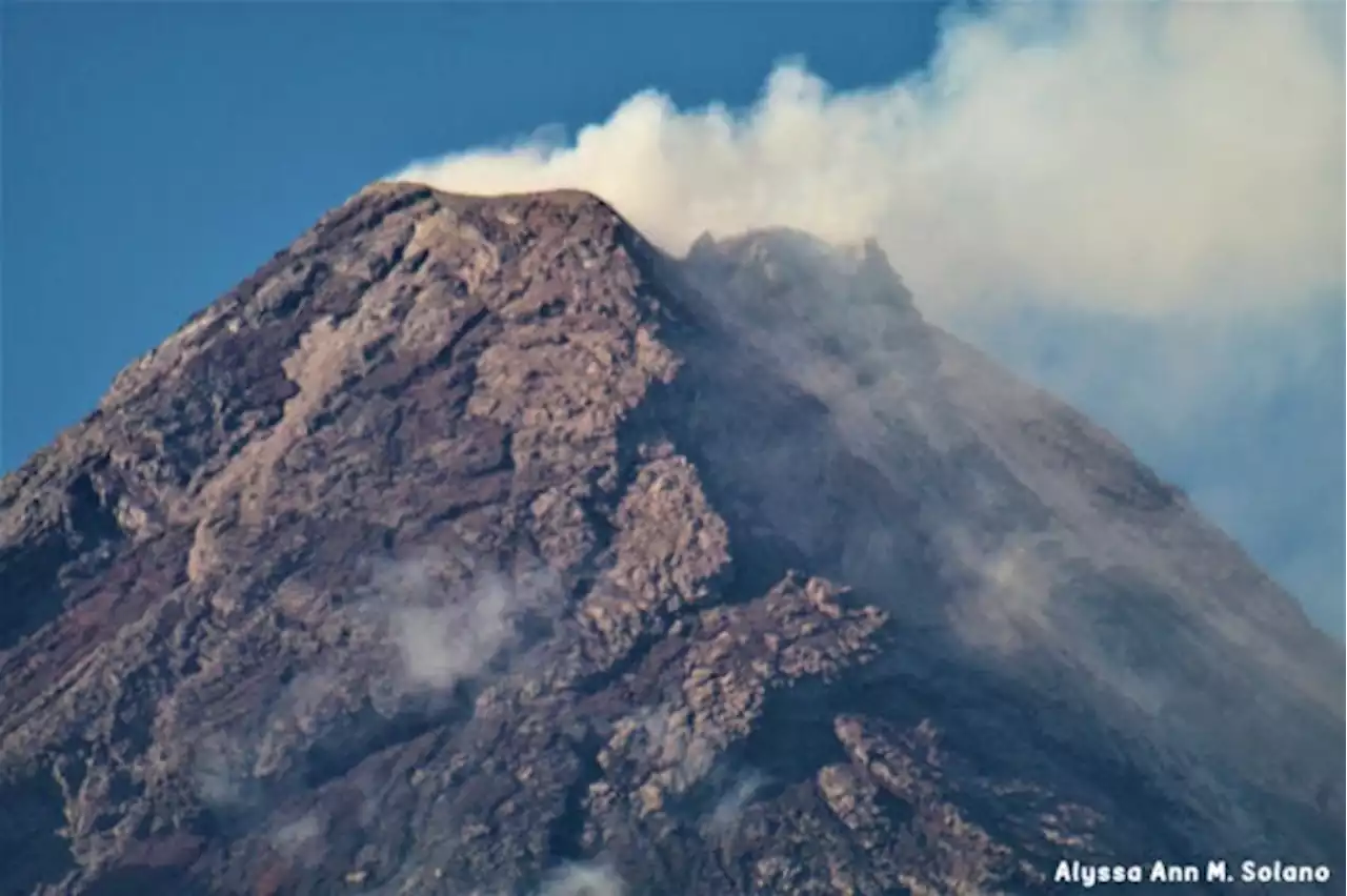 Mayon rockfall events double in last 24 hours — Phivolcs