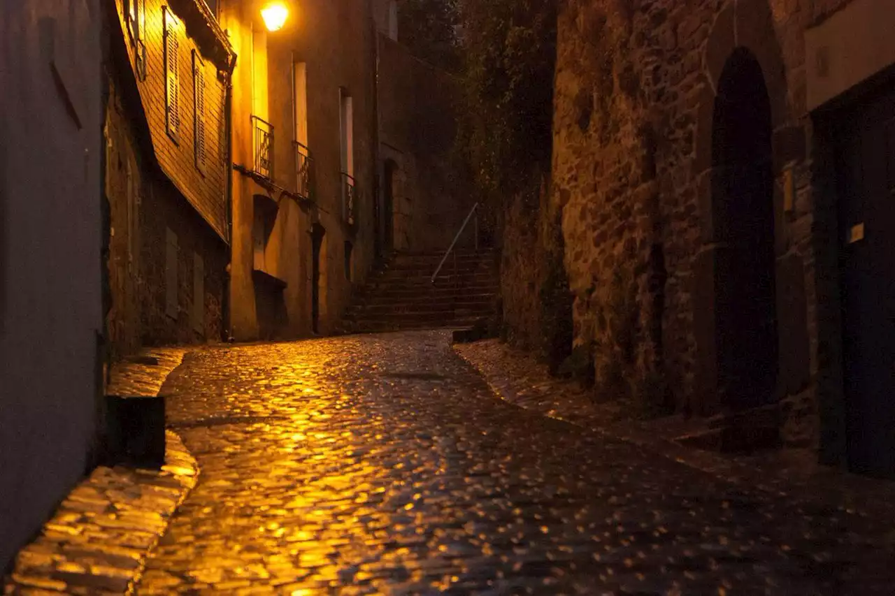 « Sur la dalle » de Fred Vargas : Adamsberg, un bulleur en Bretagne