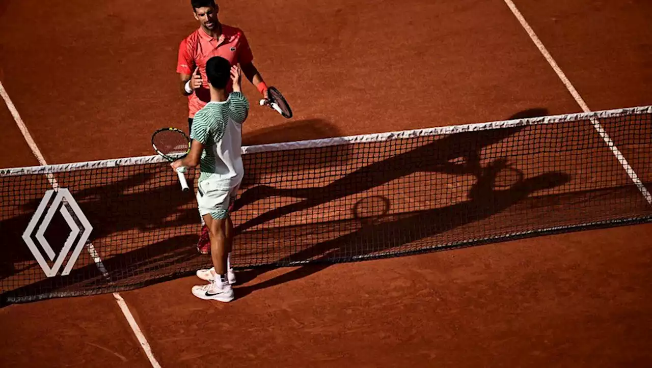 Roland-Garros 2023 : Novak Djokovic domine logiquement Carlos Alcaraz blessé et file en finale