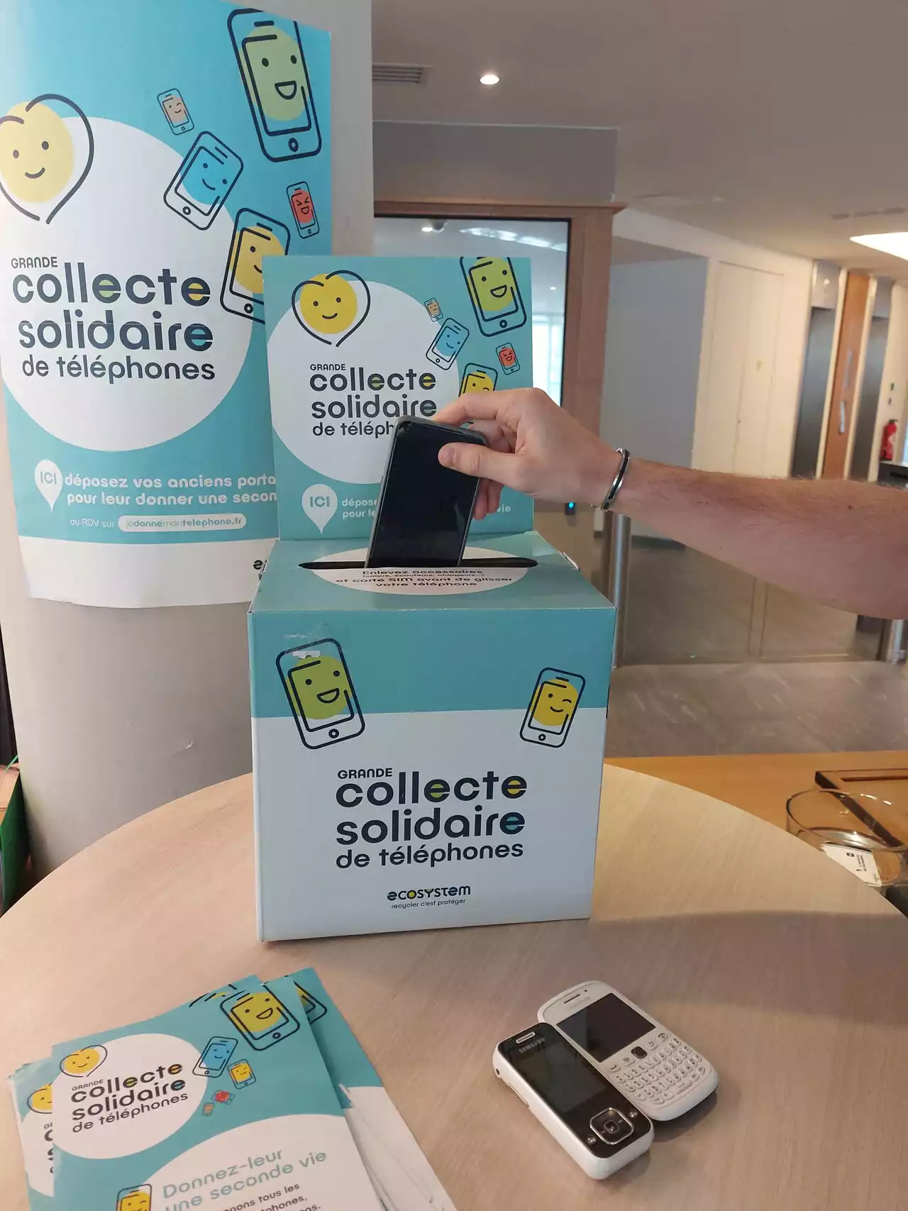 Une grande collecte de téléphones solidaire dans le Nord - Pas-de-Calais